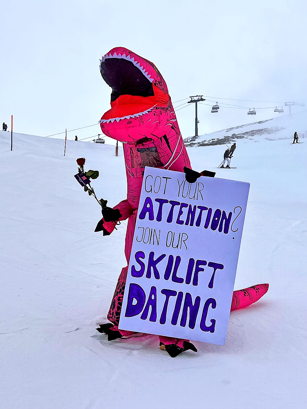 Wer will mitmachen? Die Werbung für das Skilift-Dating ist in vollem Gange.