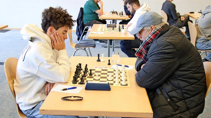 Die Nummern eins und zwei, Guido Neuberger (r.) und Yasin Chennaoui, spielten gegeneinander unentschieden.  