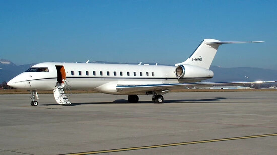 Der Privatjet der Laura Privatstiftung von René Benko steht zum Verkauf. Auf dem Bild: ein Flugzeug ähnlichen Typs am Genfer Flughafen (Symbolbild).