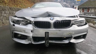 Nicht mehr viel zu retten: Der Sachschaden am Auto ist gross.