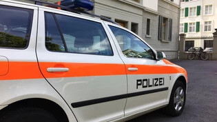 Ermittlungen laufen noch: Wie die Kantonspolizei Glarus mitteilte, befindet sich der 34-jährige Beschuldigte zurzeit in Untersuchungshaft.