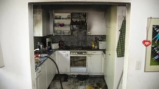 Brand in Mehrfamilienhaus: Zwei Frauen wurden ins Spital überführt, nachdem es am Sonntagnachmittag in einem Mehrfamilienhaus in Chur zu einem Küchenbrand kam.