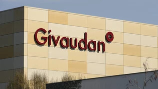 Logo von Givaudan am Sitz in Vernier bei Genf (Archivbild).