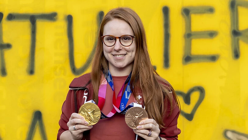 Olympiasiegerin Nina Christen wurde nach ihrer Heimkehr aus Tokio gefeiert. Sie ist eine von zwei Schweizer Mehrfach-Medaillengewinnerinnen