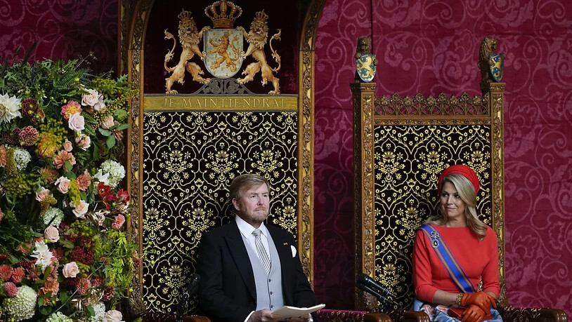 Willem-Alexander, König der Niederlande, eröffnet das parlamentarische Jahr mit einer Rede. Wegen der Corona-Maßnahmen waren am traditionellen «Prinsjesdag» erneut die traditionelle Kutsch-Fahrt des Königspaares durch die Stadt sowie die Balkon-Szene der…