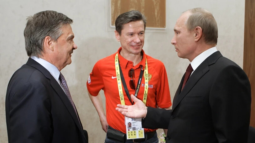 René Fasel ist ein Fan von Russland - im Bild 2011 mit Wladimir Putin (rechts) und Slawa Bykow (mitte)