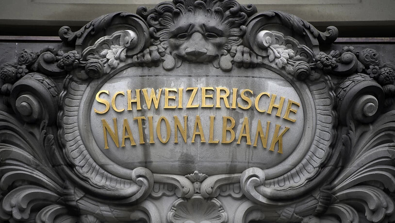 Die Schweizerische Nationalbank (SNB) hält an ihrer bisherigen Geldpolitik fest. Die Notenbank belässt den Leitzins bei -0,75 Prozent und will weiterhin bei Bedarf am Devisenmarkt intervenieren. Der Franken sei nach wie vor "hoch bewertet", hiess es. …