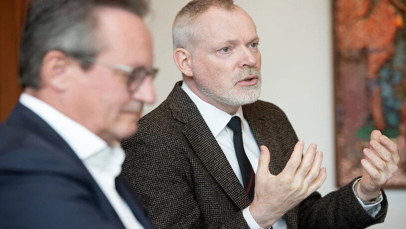 Jahresabschluss: Martin Schmid, Präsident der Stiftung Kantonsspital Graubünden, und Hugo Keune, CEO des Kantonsspital Graubünden, stellen die Bilanz des vergangenen Jahres vor. 