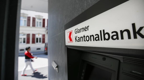 Ist auf Kurs: Die Glarner Kantonalbank erzielt im Geschäftsjahr 2022 einen Gewinn.
