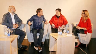 Stark: Sandro Magni, Hanspeter Gubelmann, Heidi Diethelm Gerber und Moderatorin Regula Späni (von links) diskutieren angeregt über die mentale Stärke.