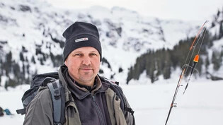 Fotograf Sasi Subramaniam hat Hermann Ure aus Mollis beim Eisfischen auf dem Mettmensee begleitet. 
