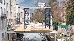 Eine neue Brücke für Chur: Die Bauarbeiten für die Rad- und Fussgängerbrücke über die Plessur laufen auf Hochtouren.