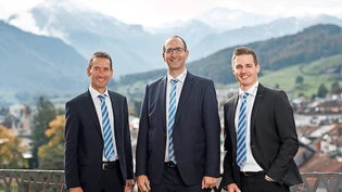 Neues Trio: Die Geschäftsleitung (von links: Martin Rhyner, Roman Elmer, Andreas Waldvogel) der Glarner Regionalbank präsentiert ein solides Jahresergebnis 2020.  Pressebild