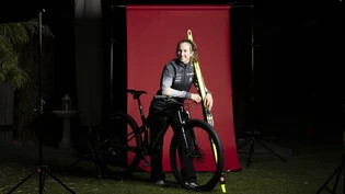 Bike und Langlaufskier: Anina Hutter ist in zwei Sportarten erfolgreich und muss sich nicht entscheiden. 