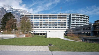 Das einzige im Kanton: Im Glarnerland gibt es nur das Kantonsspital Glarus. Über sein Angebot wird in Zukunft diskutiert werden müssen.