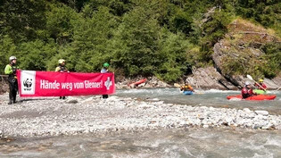 Glenner-Ableitung: Mit dem dem Slogan «Rettet den Glenner» setzte sich die Umweltorganisation WWF schon 2013 für den Alpenfluss ein. Jetzt droht ihm wieder Gefahr.