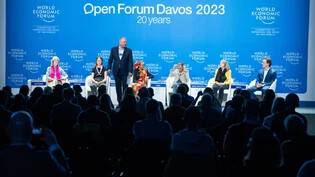Alois Zwinggi, Managing Director des World Economic Forums, wendet sich anlässlich des Open Forums im Januar 2023 an die Zuhörerschaft.